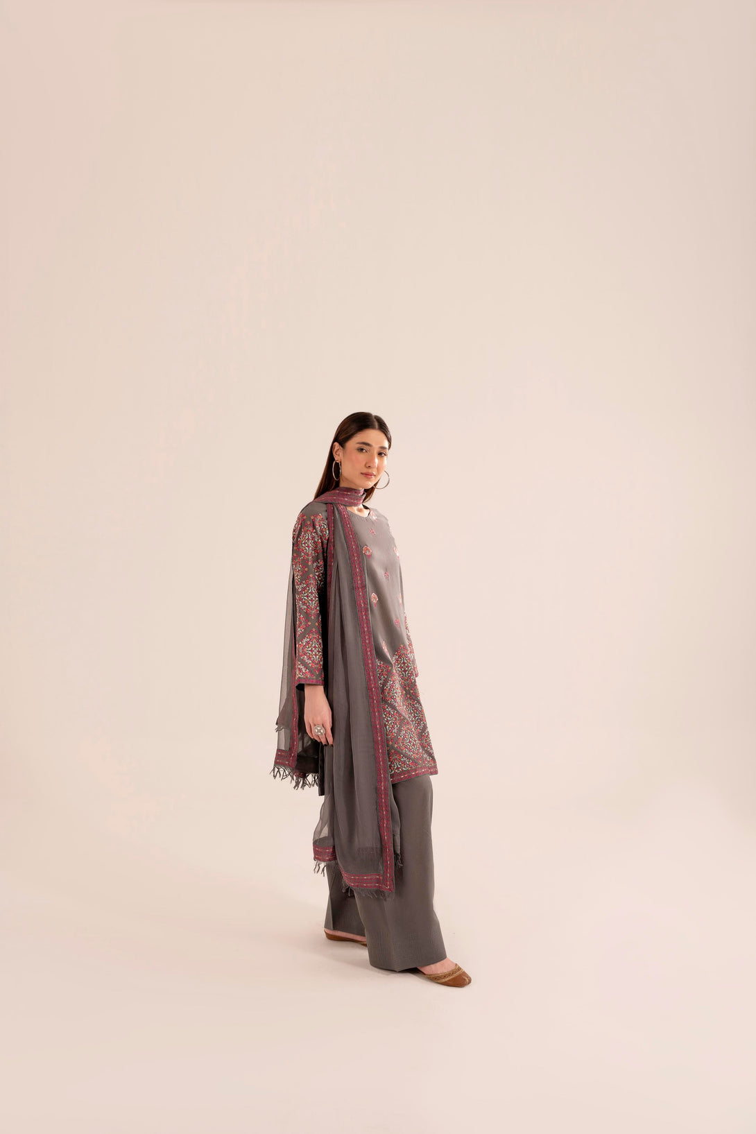 S3563A - Grey Embroidered Lawn 3 Piece Suit by Taanabaana.pk