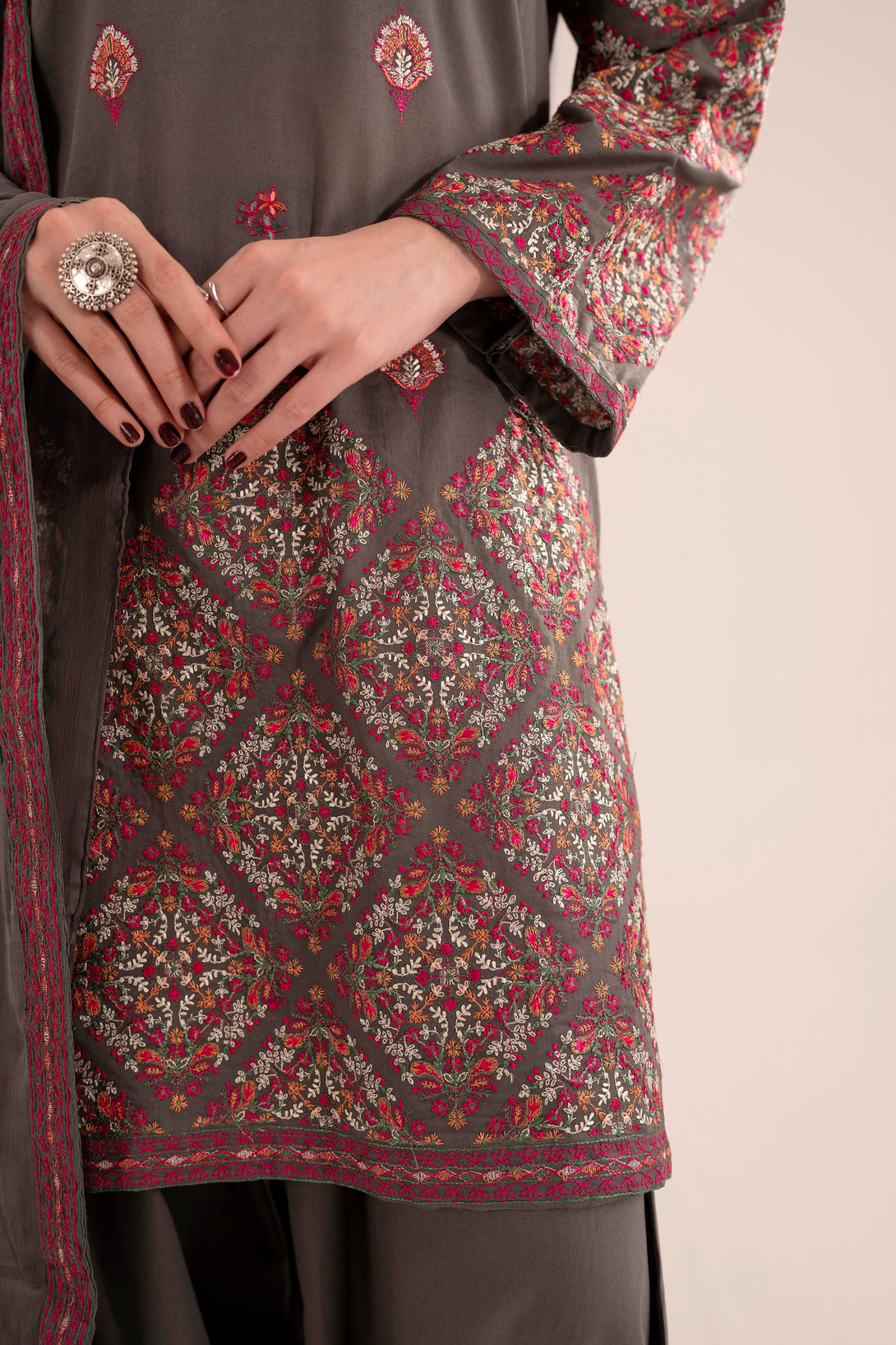 S3563A - Grey Embroidered Lawn 3 Piece Suit by Taanabaana.pk