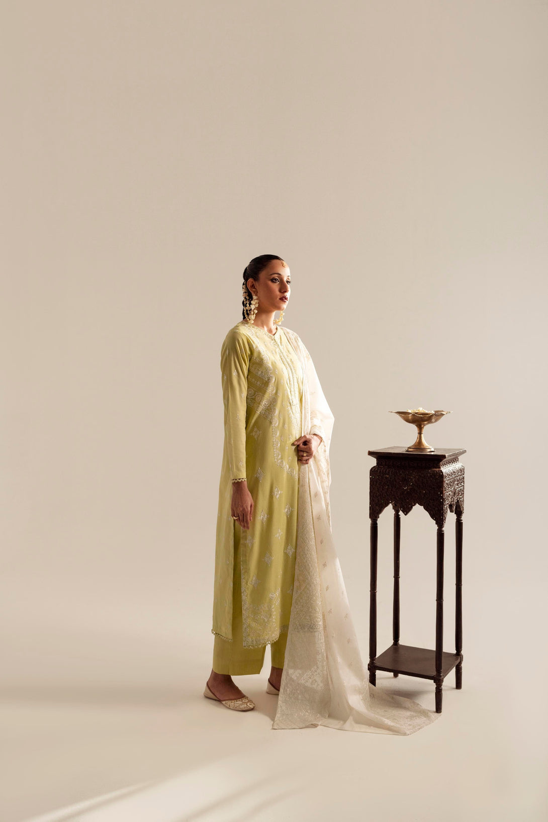 B3569 - Parrot Embroidered Lawn 3 Piece Suit by Taanabaana.pk