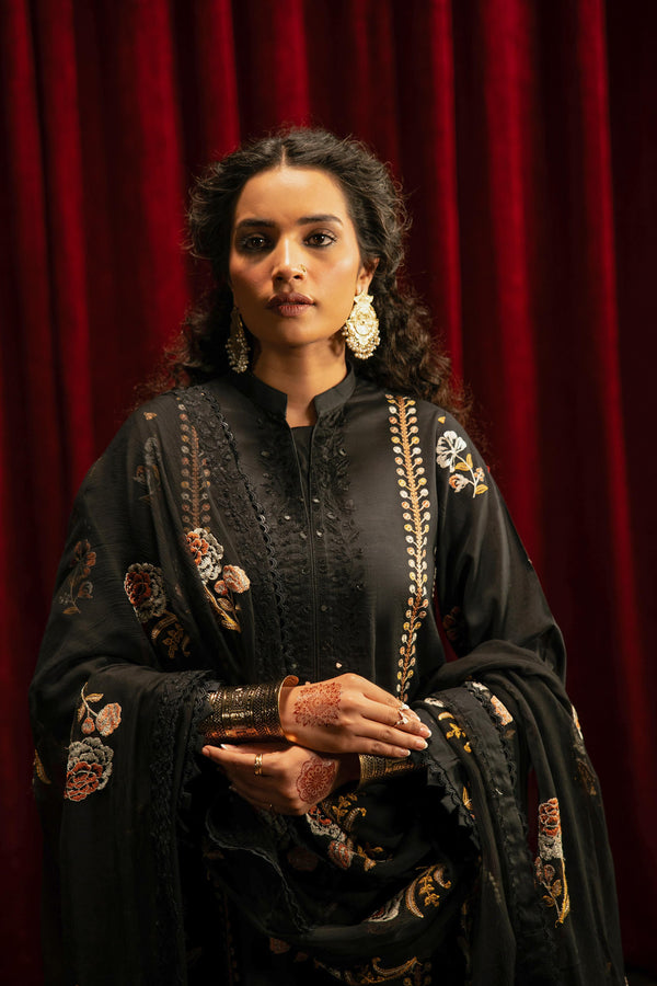 B3574A - Black Embroidered Lawn 3 Piece Suit by Taanabaana.pk